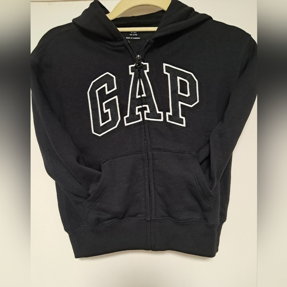 Kids Gap hoodie. Black. XS 4-5